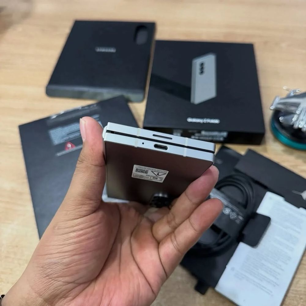 Samsung Galaxy Fold 6 12/256GB Silver Shadow