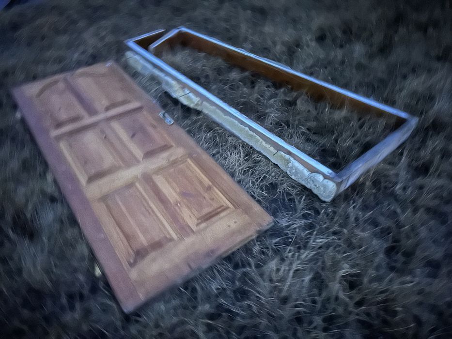 Продам деревянный дверь