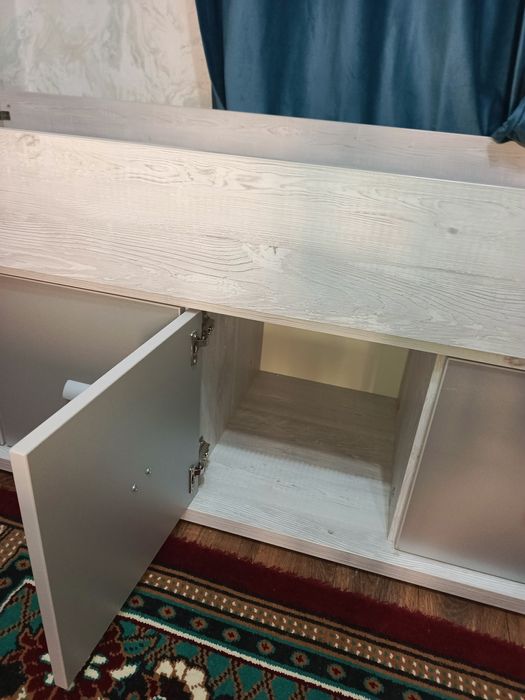 Кровать с шкавчиками вместе, 2.10 на 1 метр, как новое