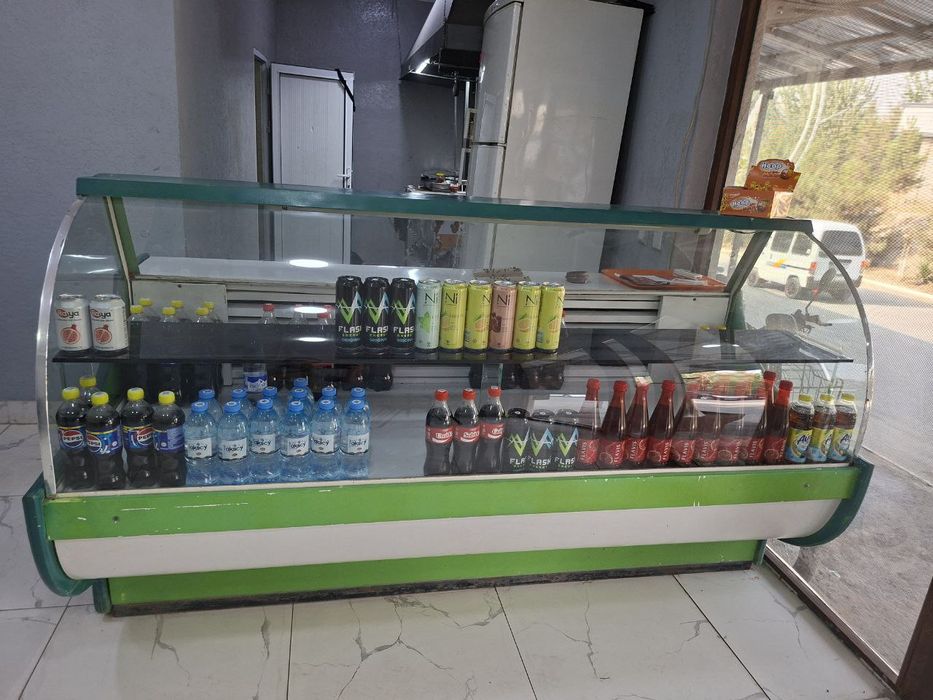 Vitrina holodelnik 2 metr