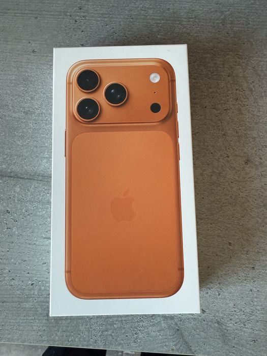 I phone 17 Pro Оранжев с по голам капацитет на батерията от европейски