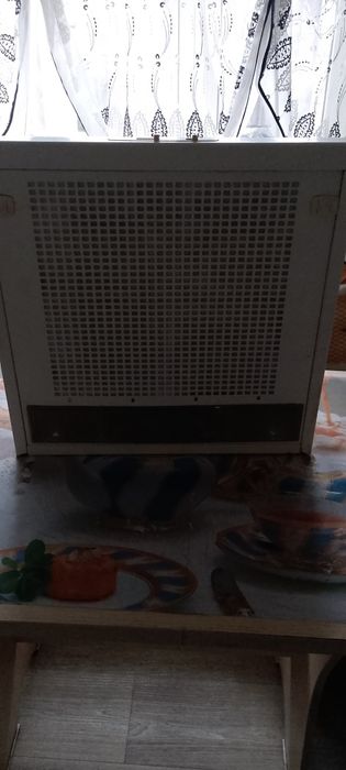 Продается вытяжка бу. В рабочем состоянии. Стоит новый фильтр. 5000 ты