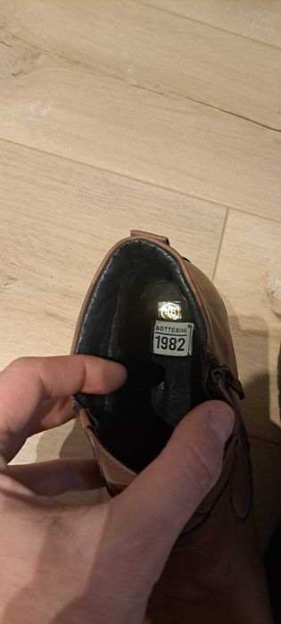 Продавам боти зимни - обувани няколко пъти, като нови