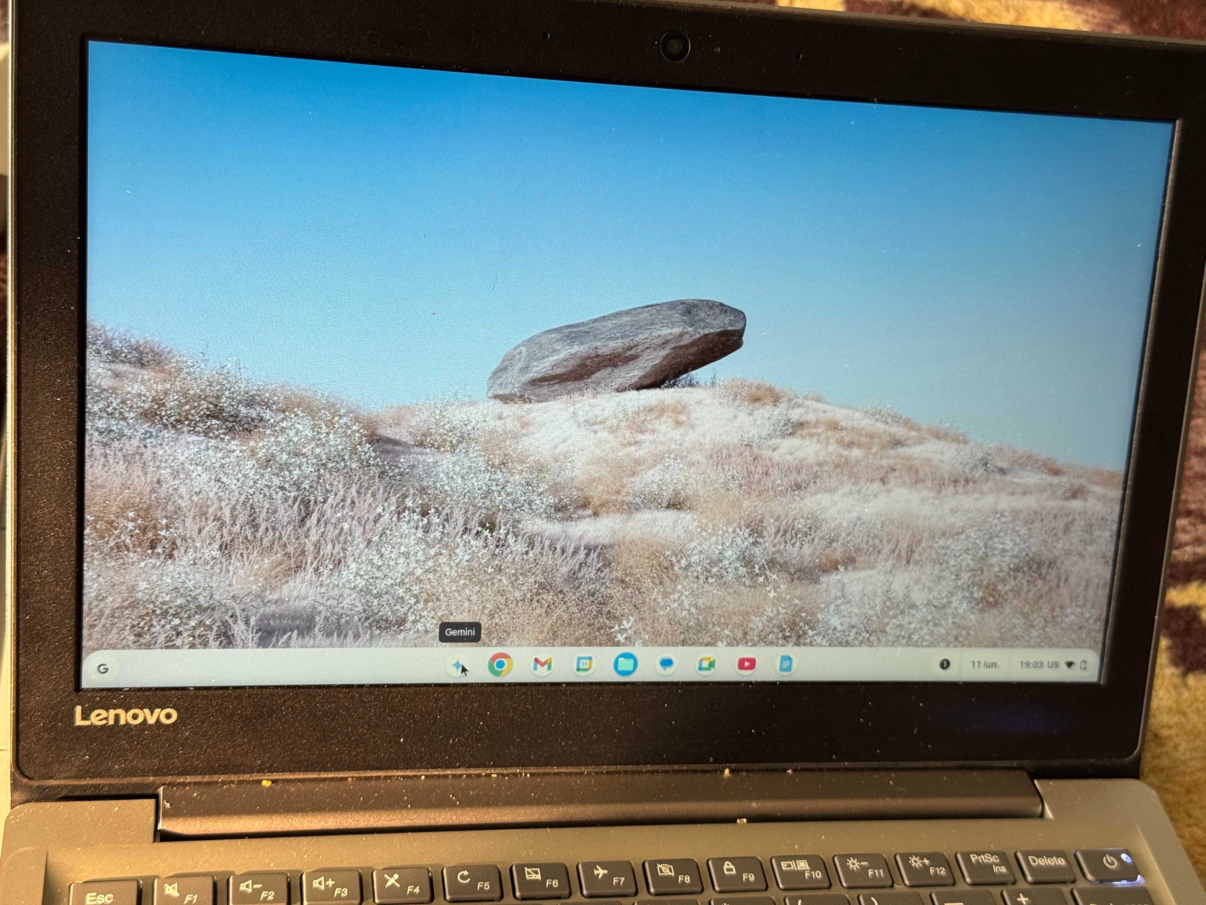 Vând Lenovo Ideapad S130-11IGM 81J1