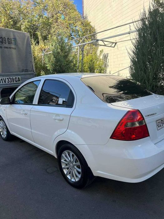 Nexia 3 Avtomat sotiladi