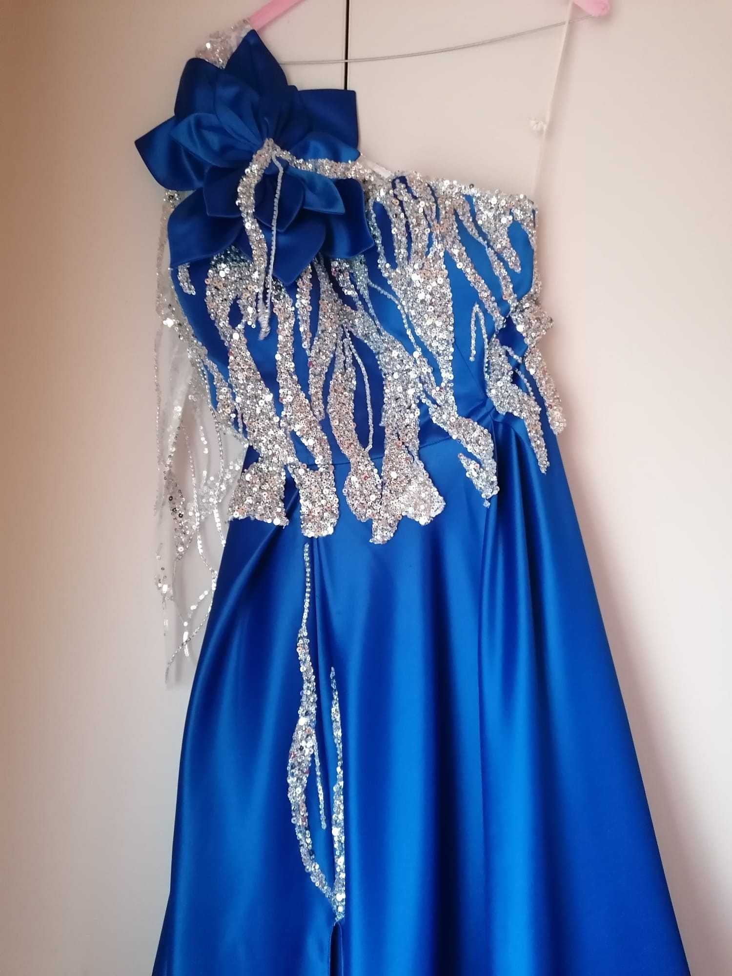 .Rochie de nasa.