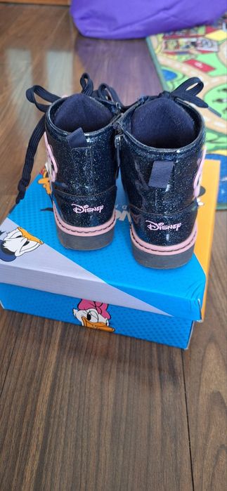 Кокетни лачени ботушки Minnie