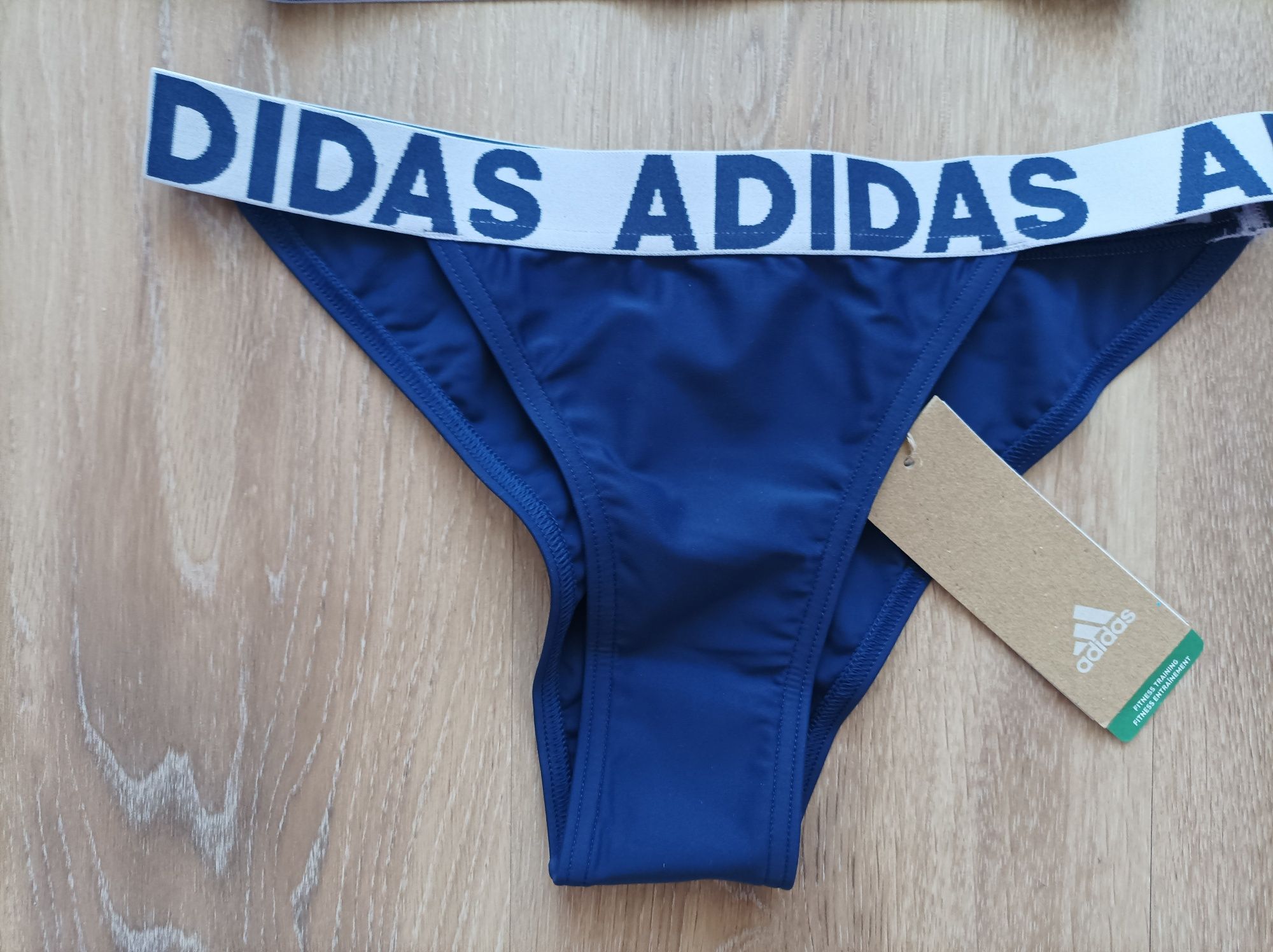 Adidas S размер нов бански