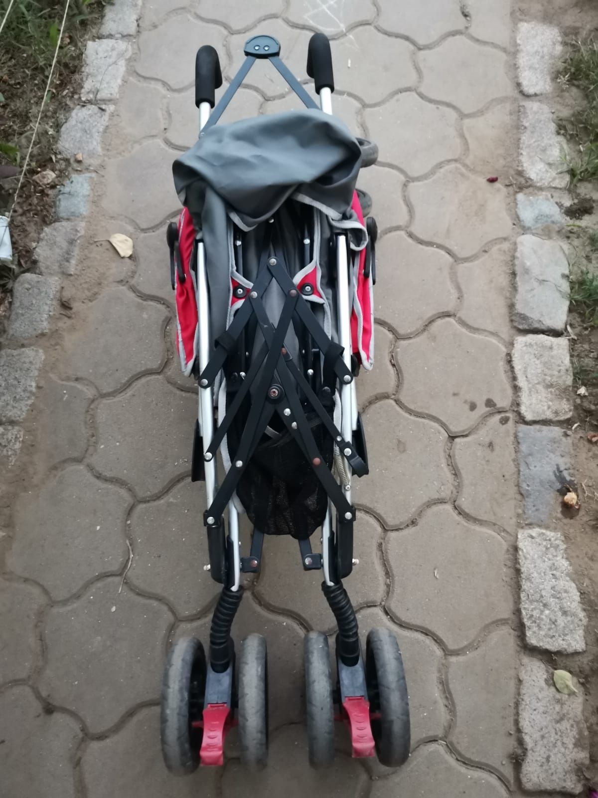 Cărucior DHS BABY sport cu pliere tip umbrelă