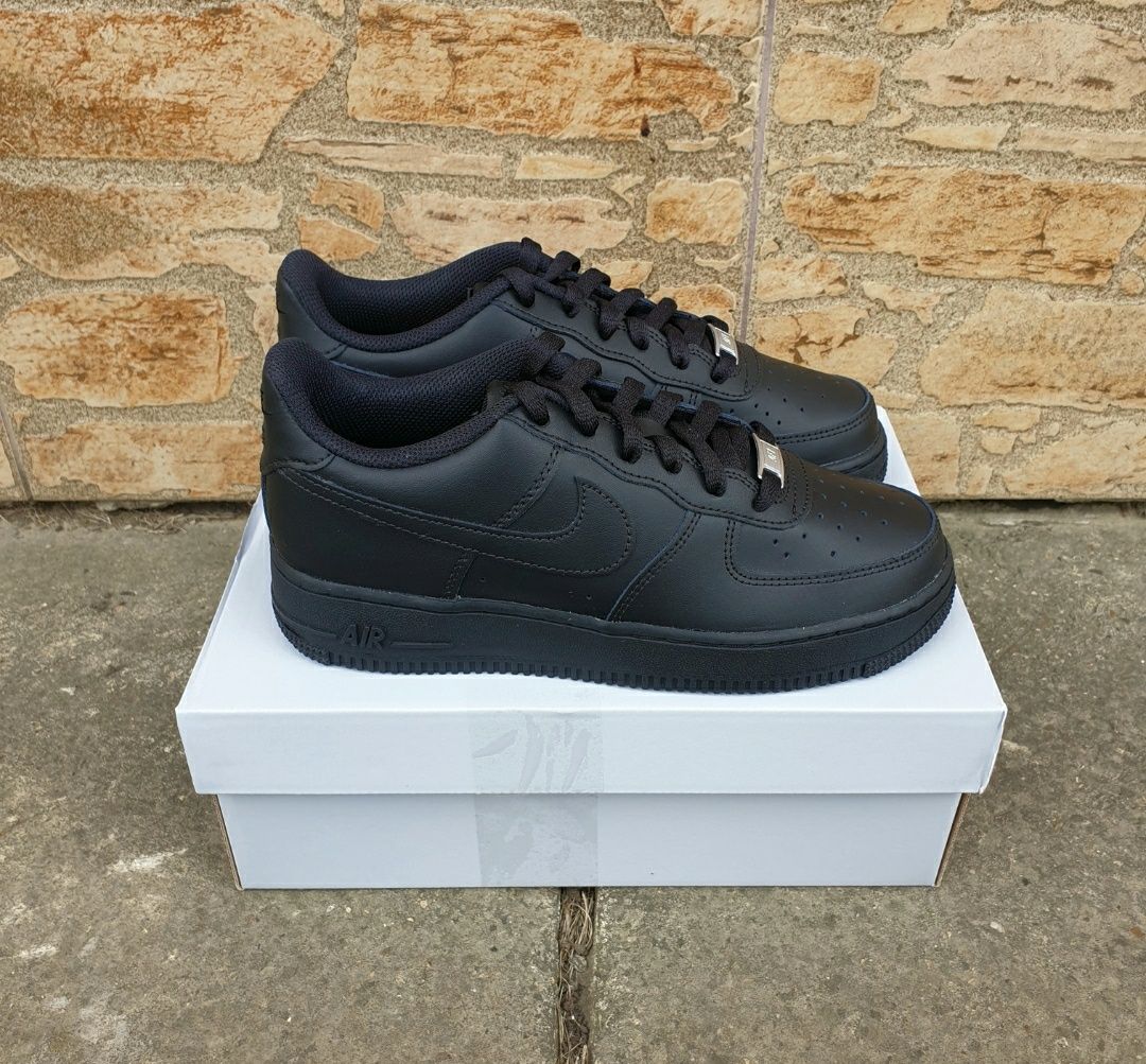 Air Force 1 "Triple Black" GS