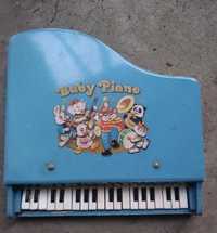 Старо детско дървено пиано