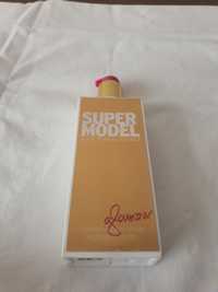 Super model shimmering lotion