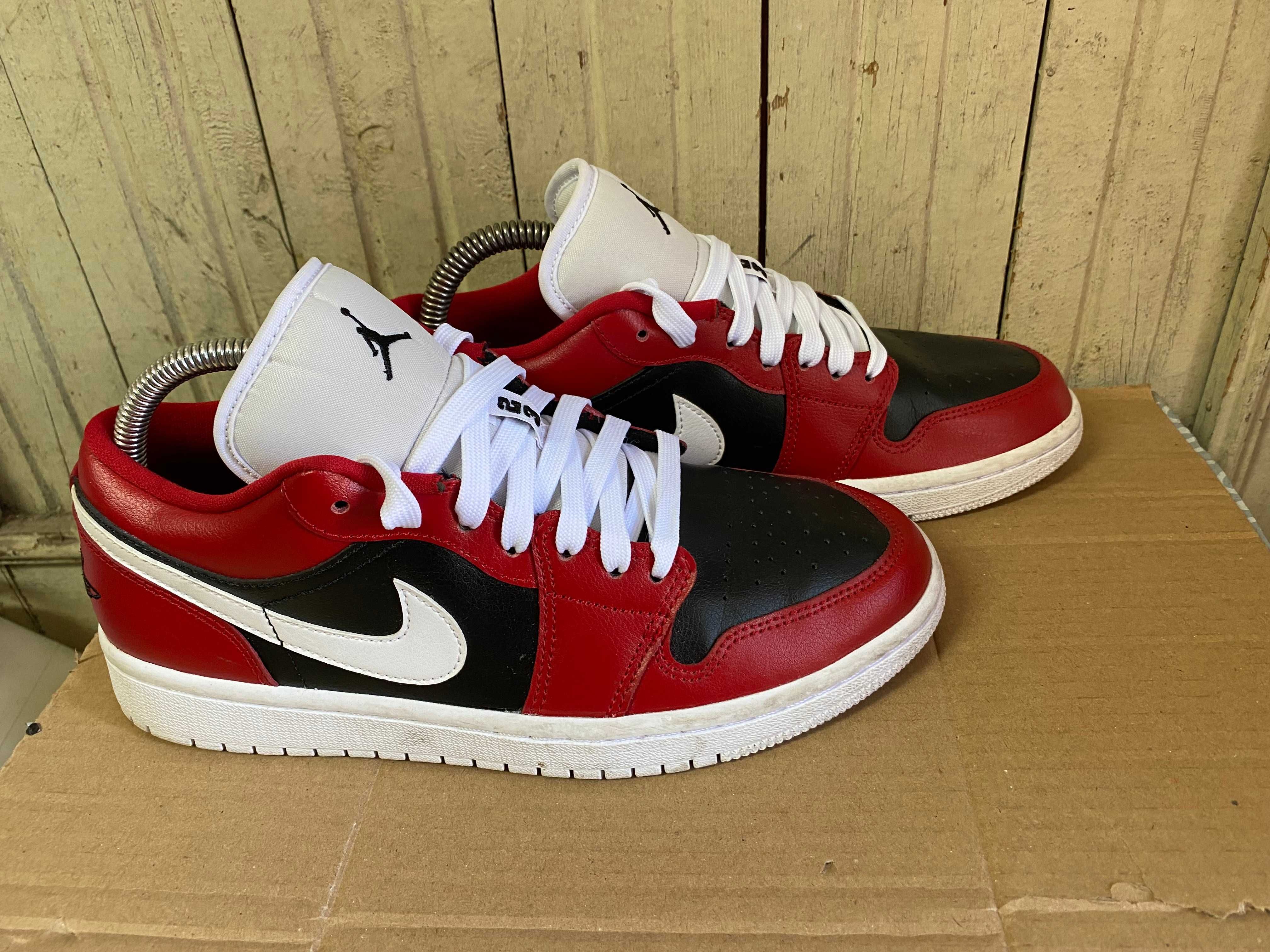 ''Nike Jordan 1 Low Chicago Flip''оригинални маратонки 40.5 номер