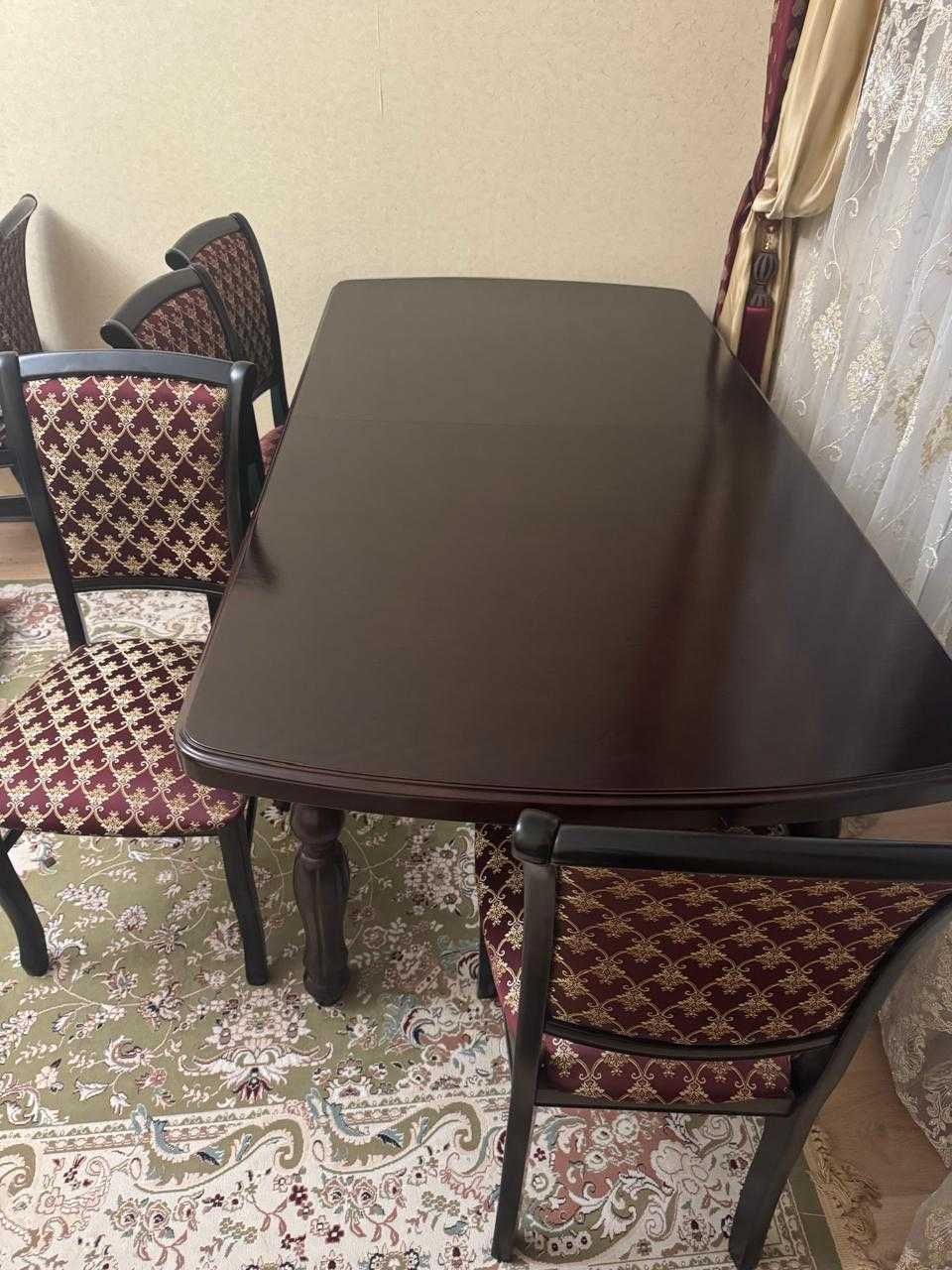 Продам Стол и стулья