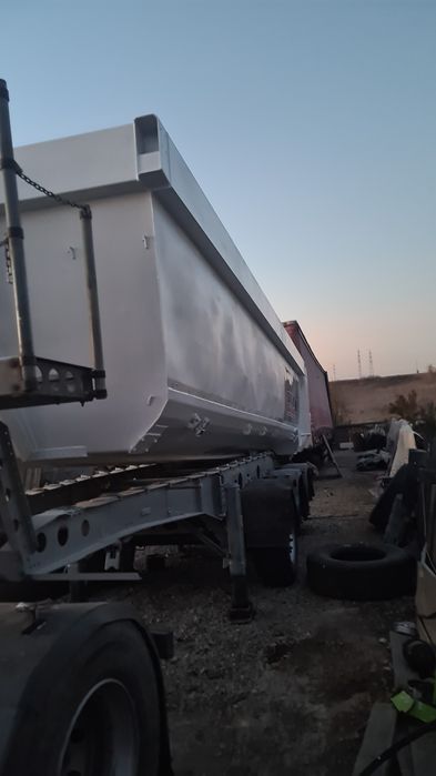 Semiremorca basculabila marca MOESLEIN și SCHMITZ