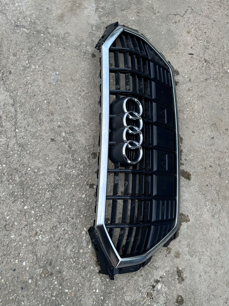 Grilă radiator audi q3.cod:83a853651..83a853651.a.