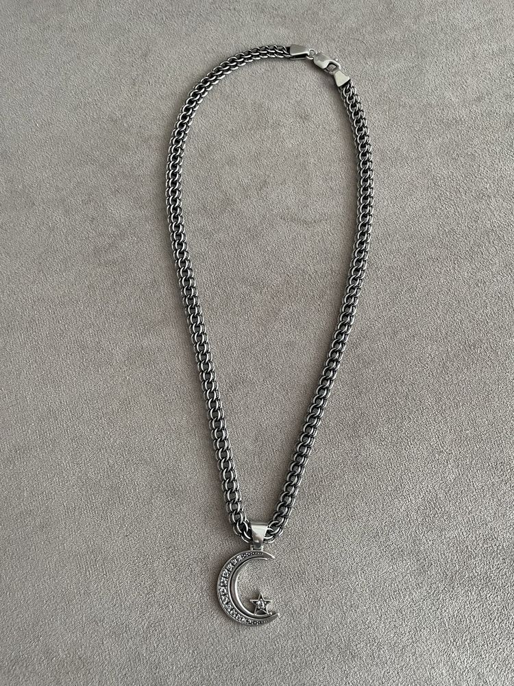 Серебряная цепочка с кулоном