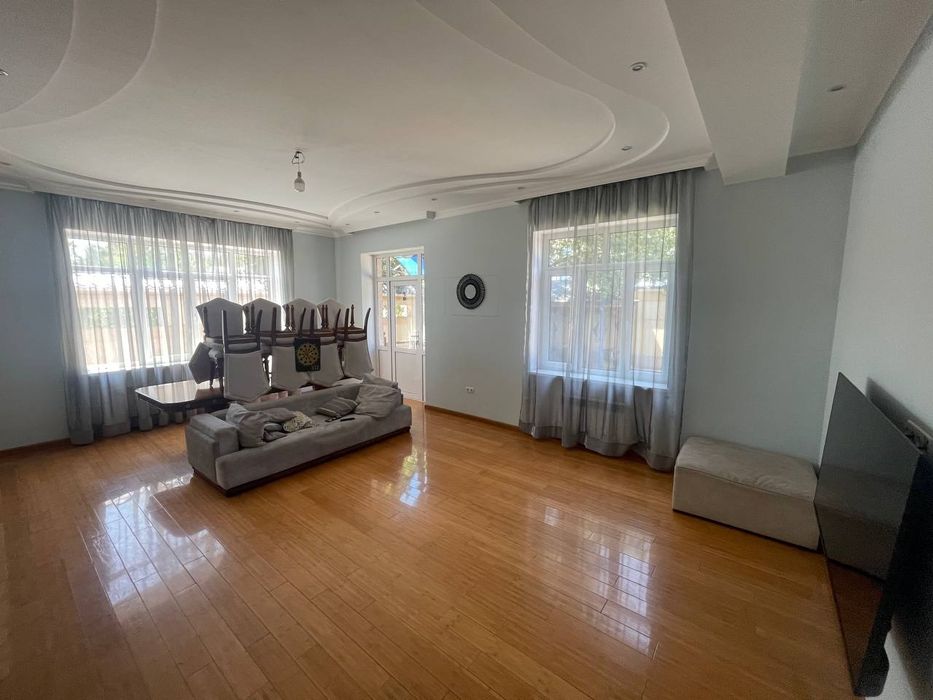 Сдается евро-дом центр Луначарского 8-соток 3-уровень 9-комн офис сади