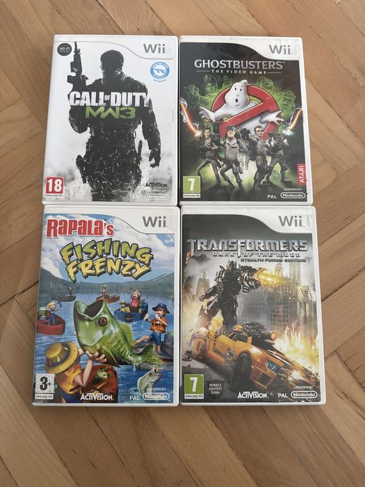 Nintendo Wii пълен комплект оригинална кутия 4 игри