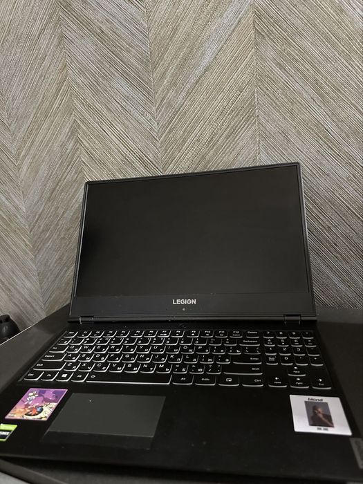 Компьютер lenovo Y7000