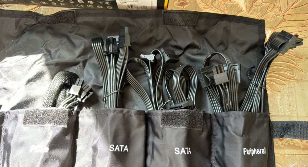 Sursa PC Corsair full modul AX1000, 1000W, 80+ Titanium 94% eficienta