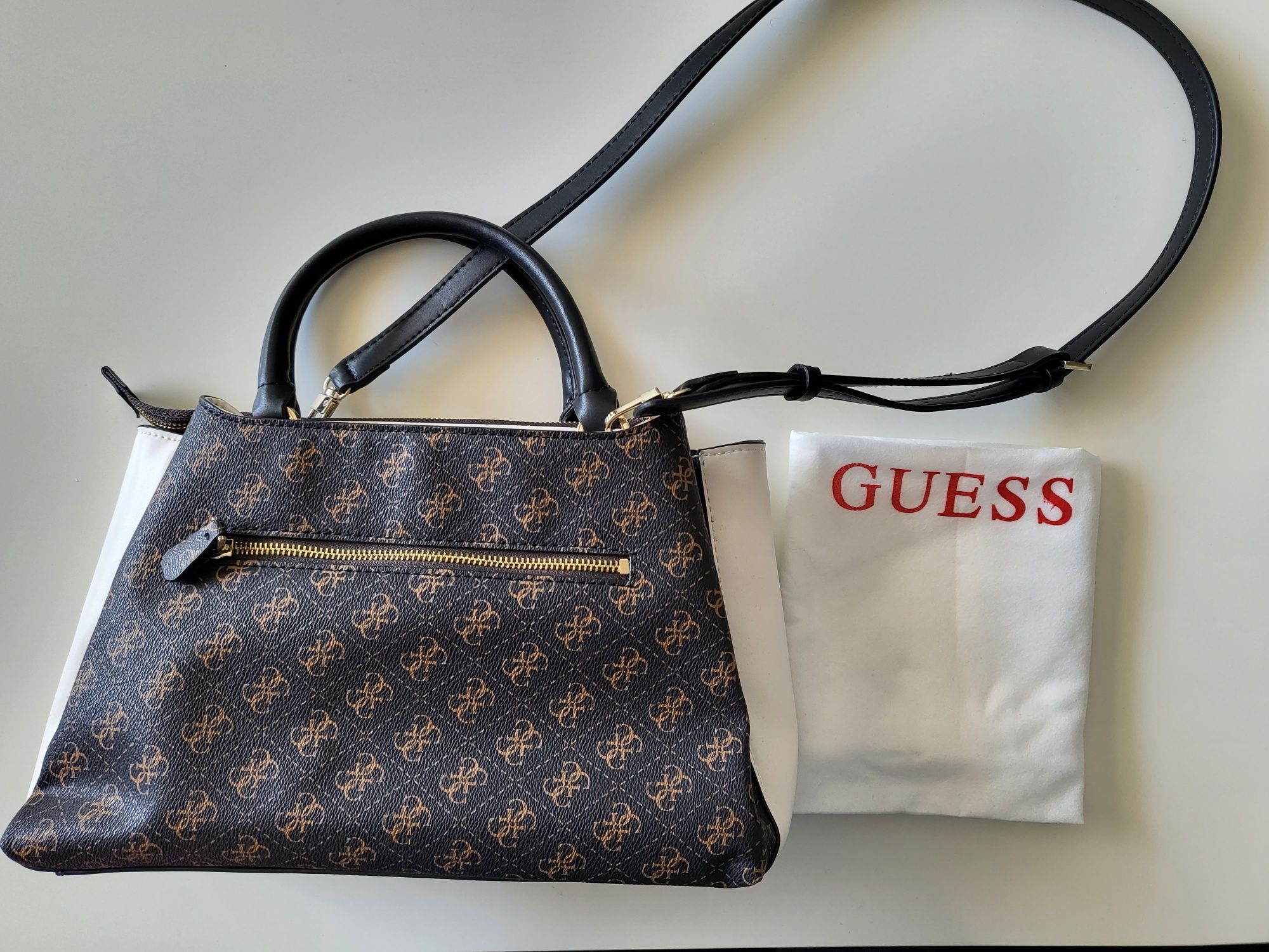 Дамска чанта Guess