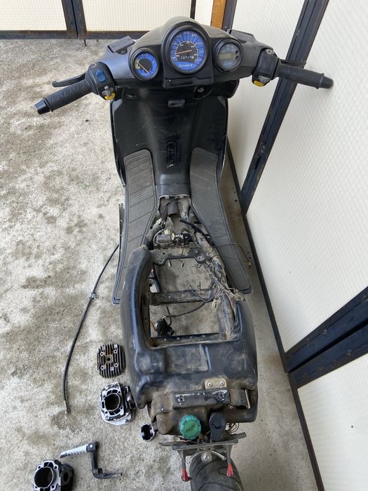 Malaguti f12 100cc 2t цял или на части