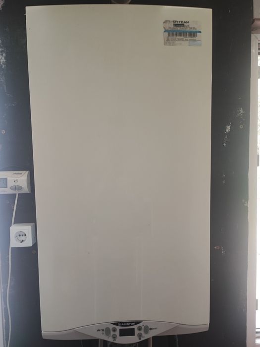 Centrala termica ariston cares pe gpl 24 kw
