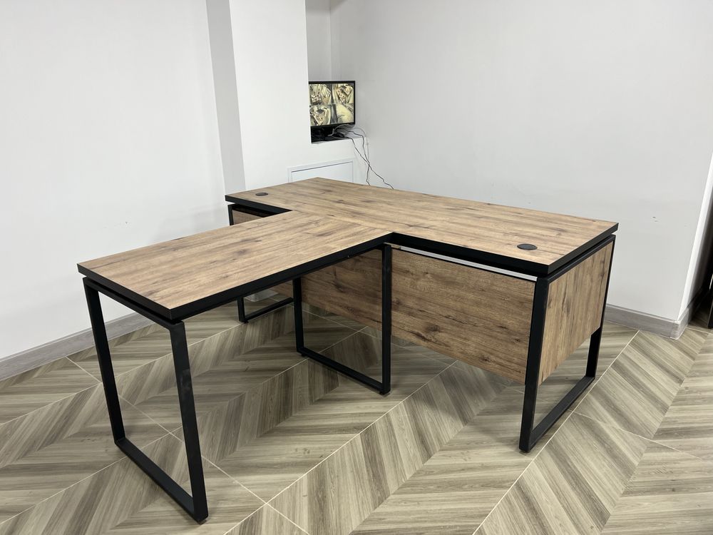 Стол Руководителя.