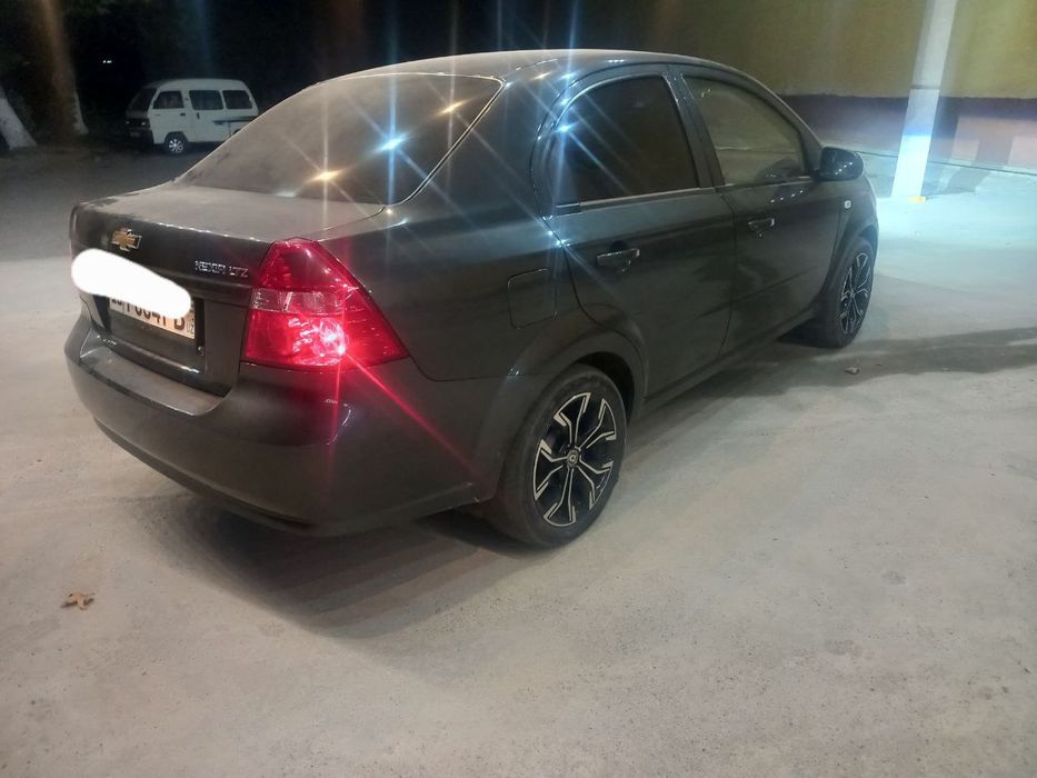 Нексия 3 сотилади