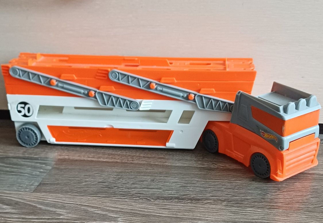 Писти hot wheels и автовоз hot wheels