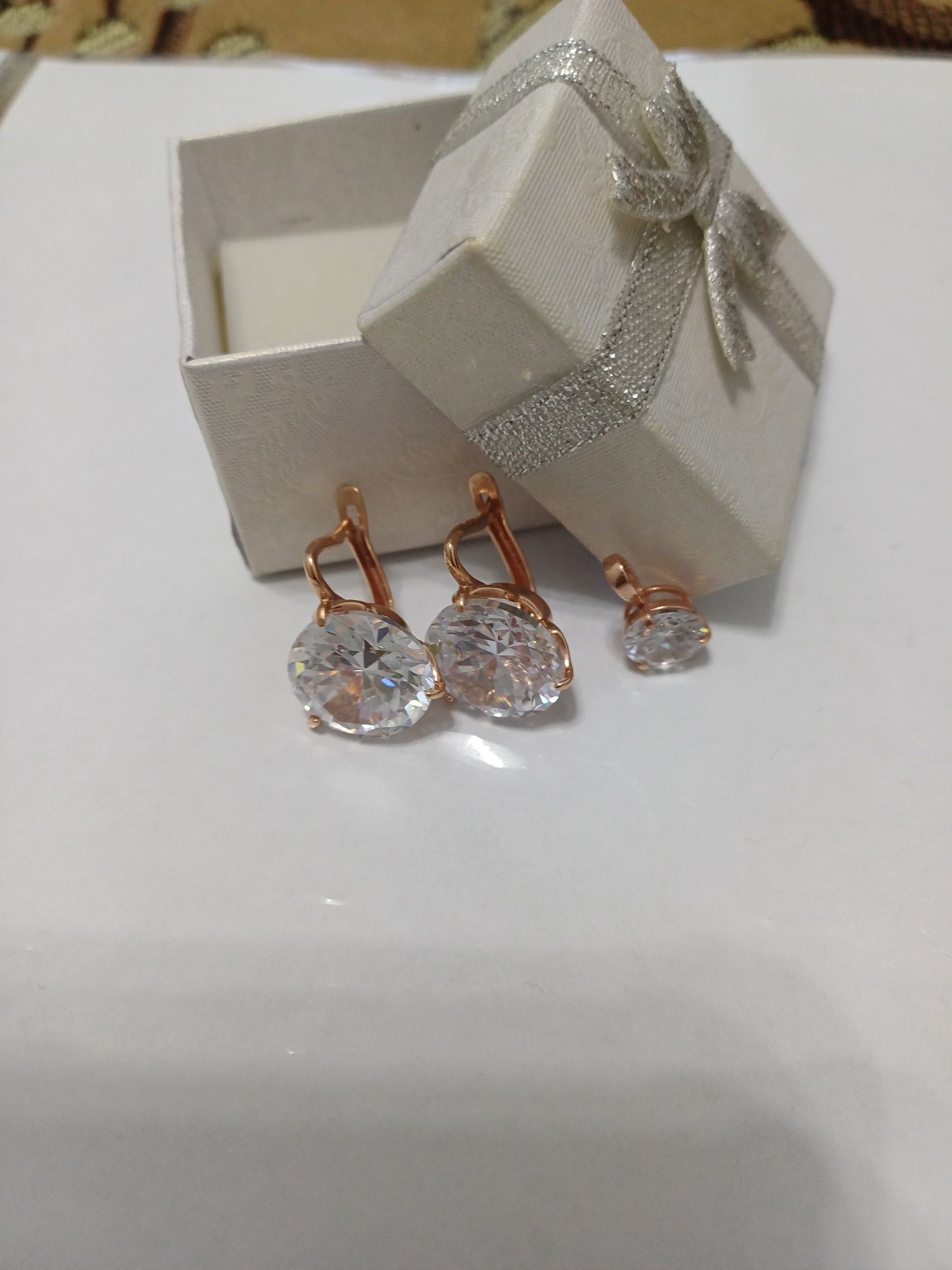Серьги и подвеска из розового золота 585 пробы
