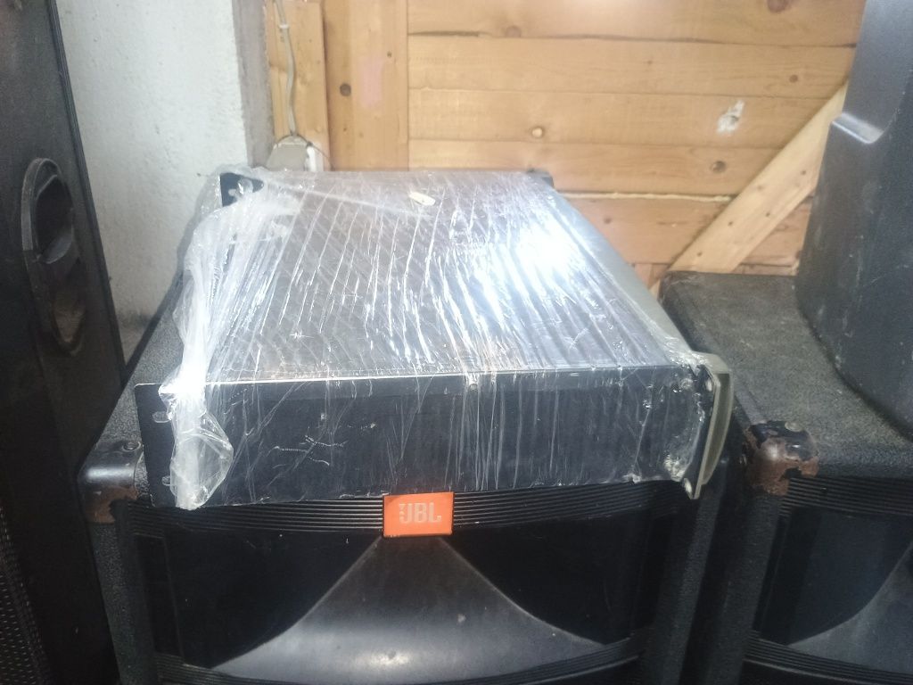 Crown 4002 xti  стапалото във добро състояние