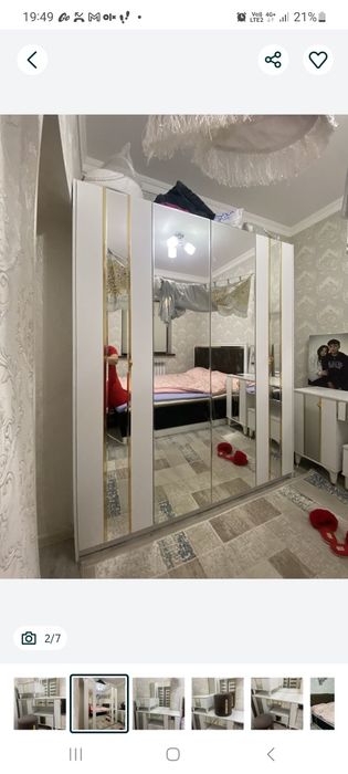 Шкаф большой с зеркалом