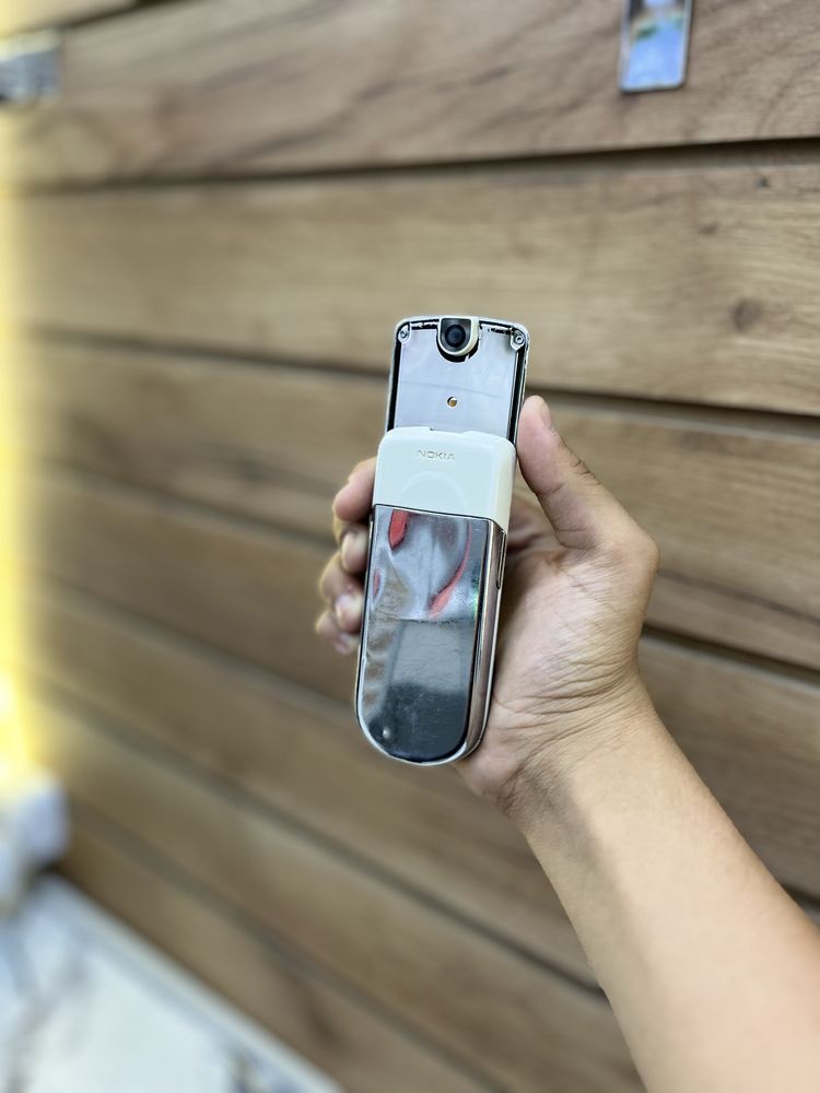 Nokia 8800 sotiladi
