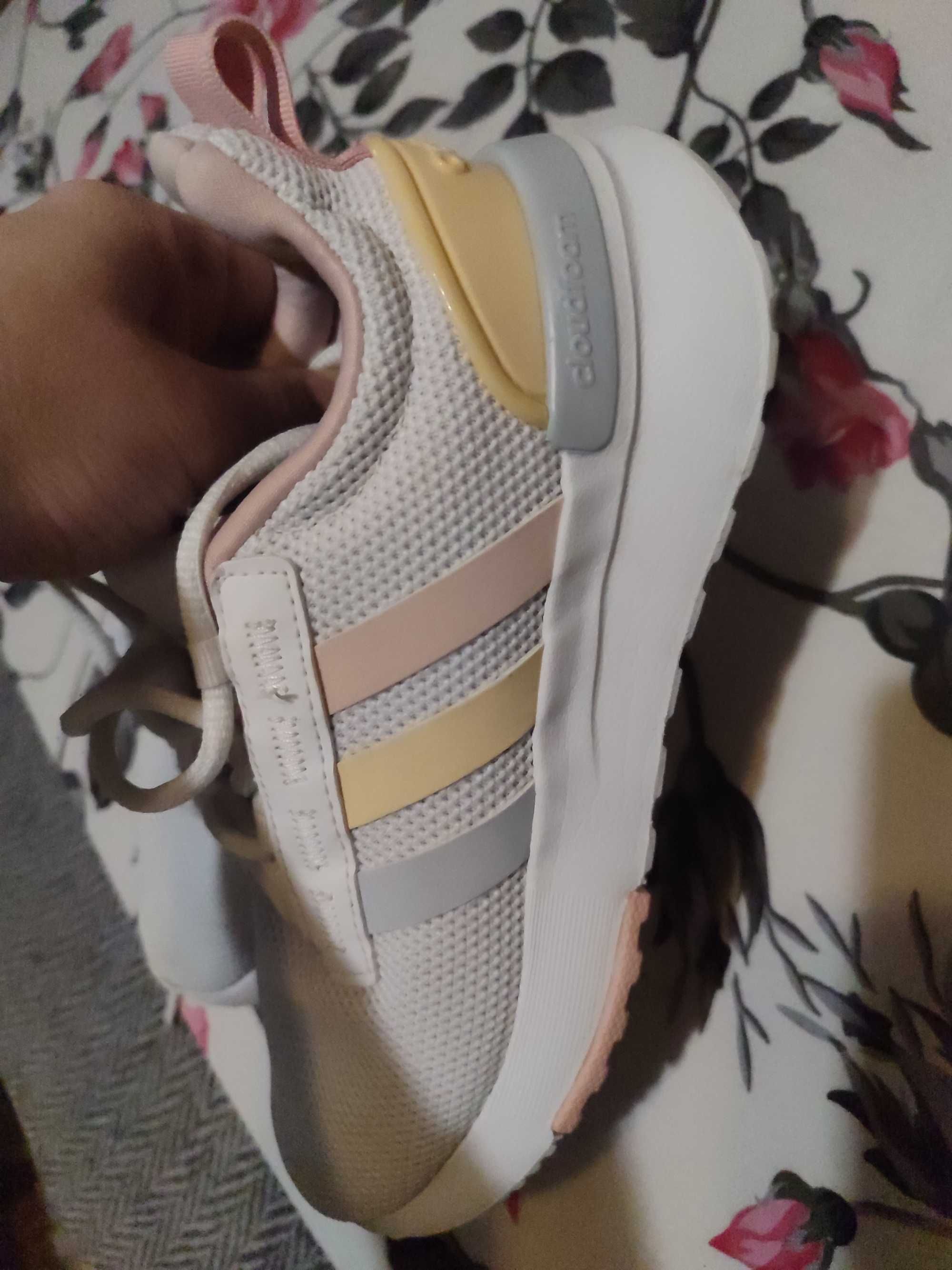 Маратонки adidas