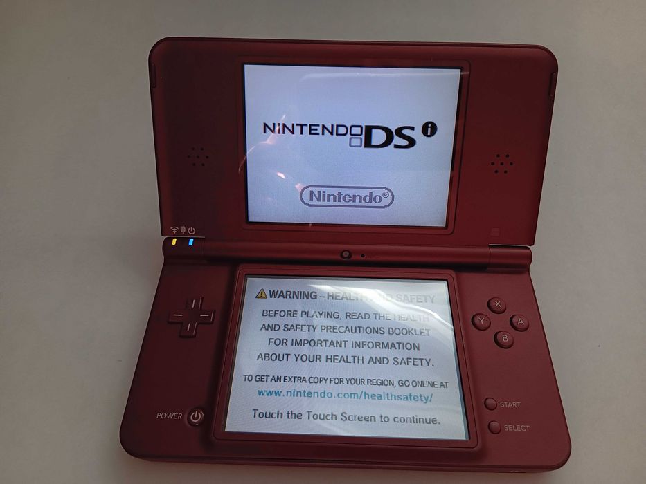 Nintendo DSi XL, Joc portabil de colectie plus joc Super Mario Bros