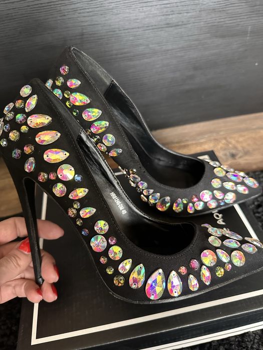 Дамски обувки с камъни