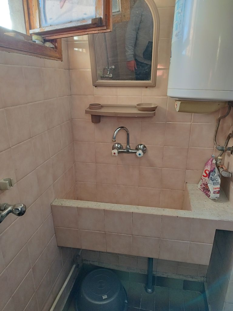 Дава се под наем Етаж от къща в Бургас, Лозово - 60 кв.м за 178.5 € - Снимка #2