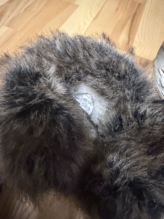 Vând ghete model deosebit