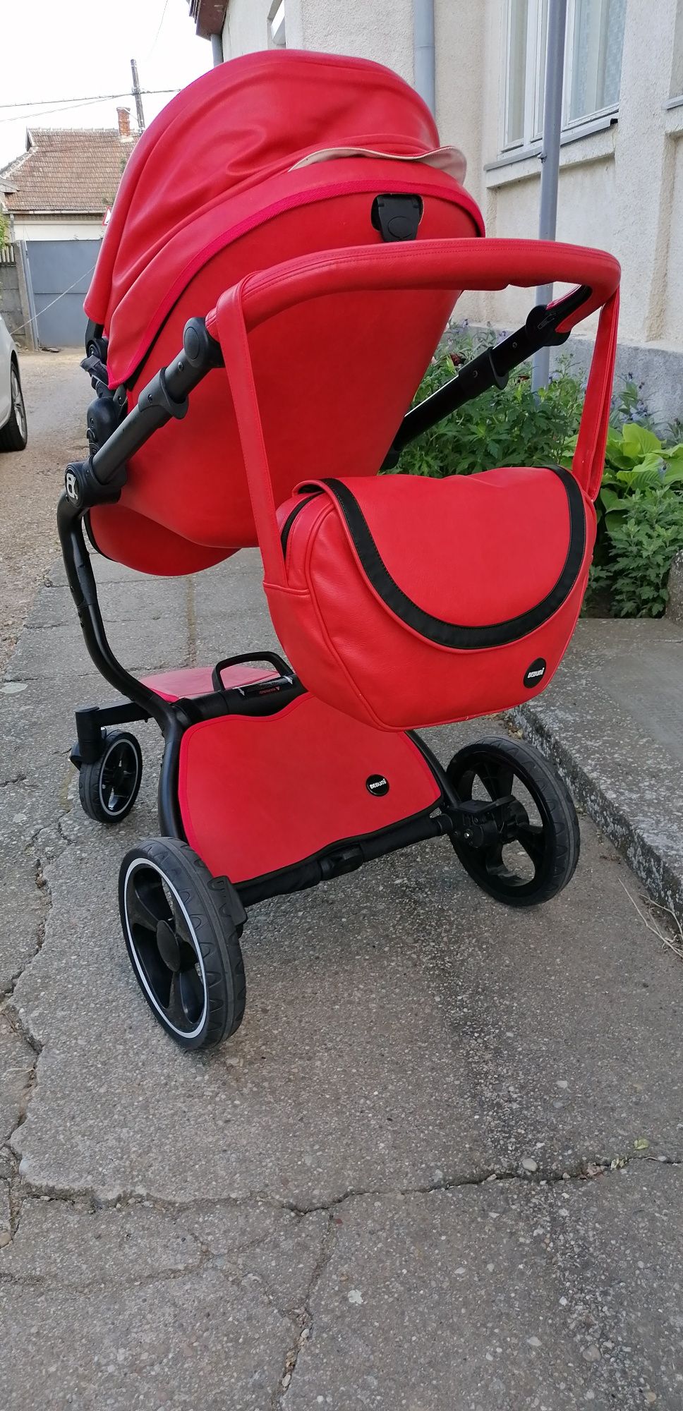 Vând cărucior Bebumi Sport 2in1