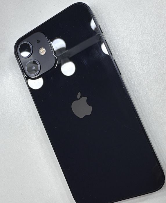 iPhone 12  93% Bateria