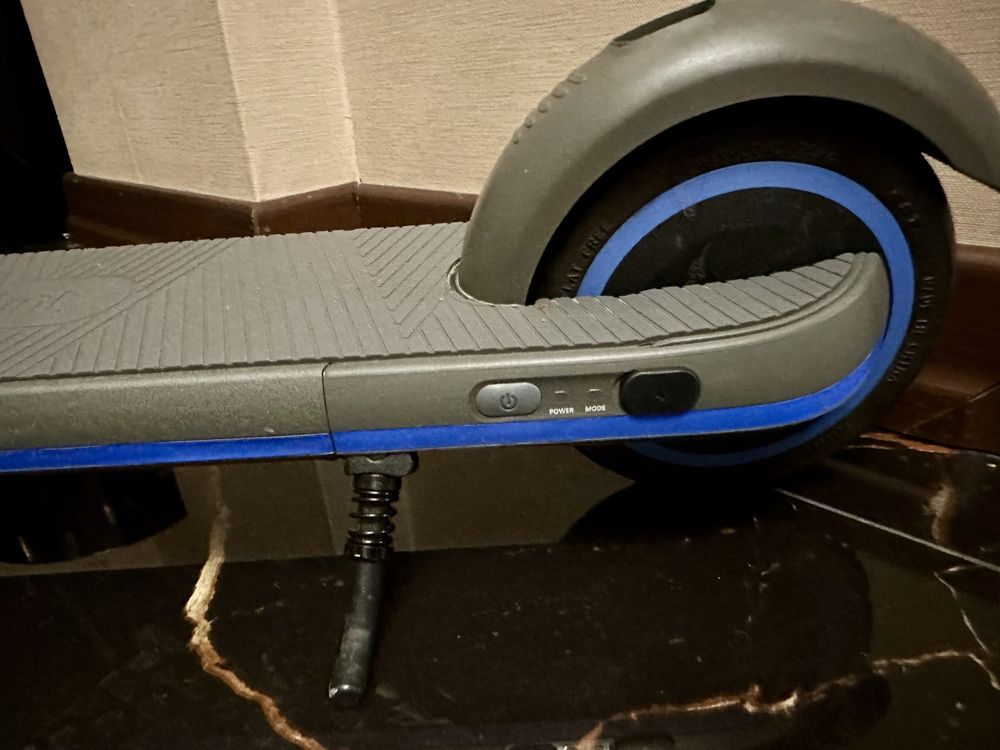 Продается электросамокат Ninebot eKickScooter Zing E10, оригинал.