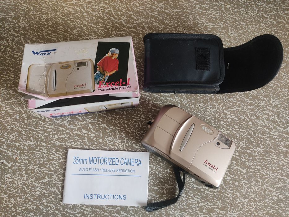 Плёночный фотоаппарат Excel-1