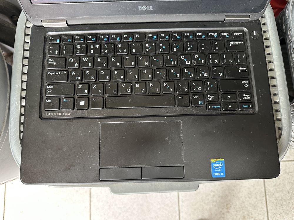 Dell Latitude E5250 - i5, 12,5”, 8/128 SSD, отличен