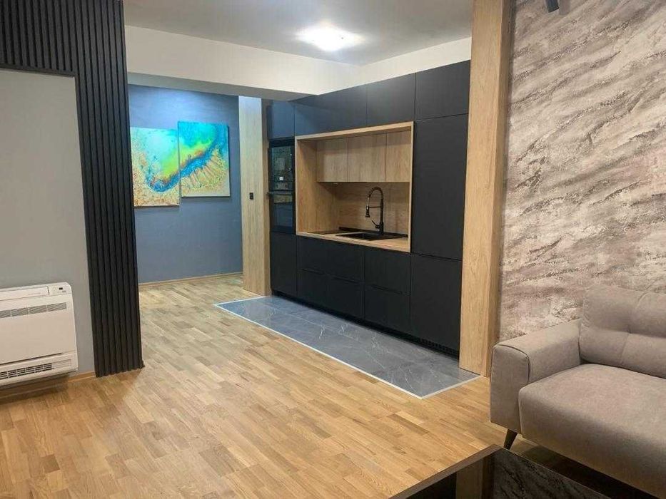 Дава се под наем Двустаен апартамент в Бургас, Славейков - 67 кв.м за 255 € - Снимка #1