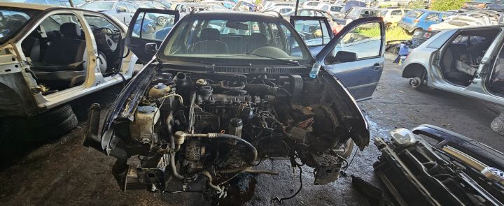 Aripa fata dreapta Volkswagen VW Golf a 4-a generatie