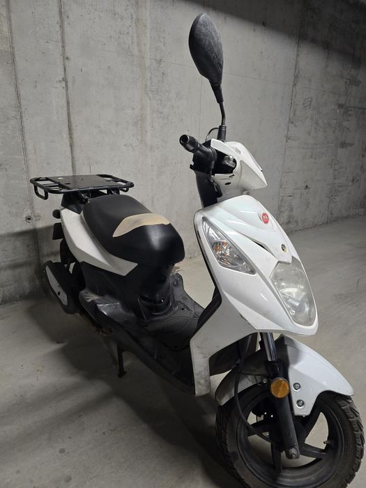 Vând Scuter SYM XPRO