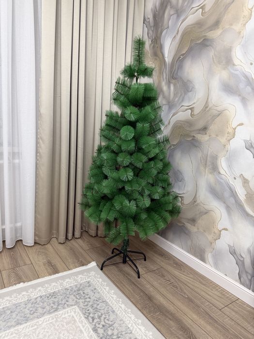 Продам елку в отличном состоянии