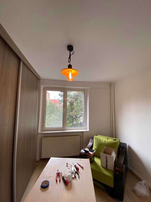 Servicii electrice - montaj lustre, prize, întrerupătoare și reparații